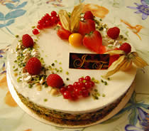 Gâteau aux fruits rouges et chocolat blanc